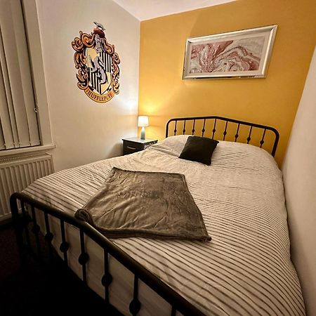Wizards Corner Spacious 3 Bed Near Watford Junction Bagian luar foto